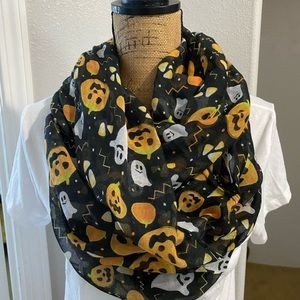 ‼️SALE‼️Halloween scarf. 👻